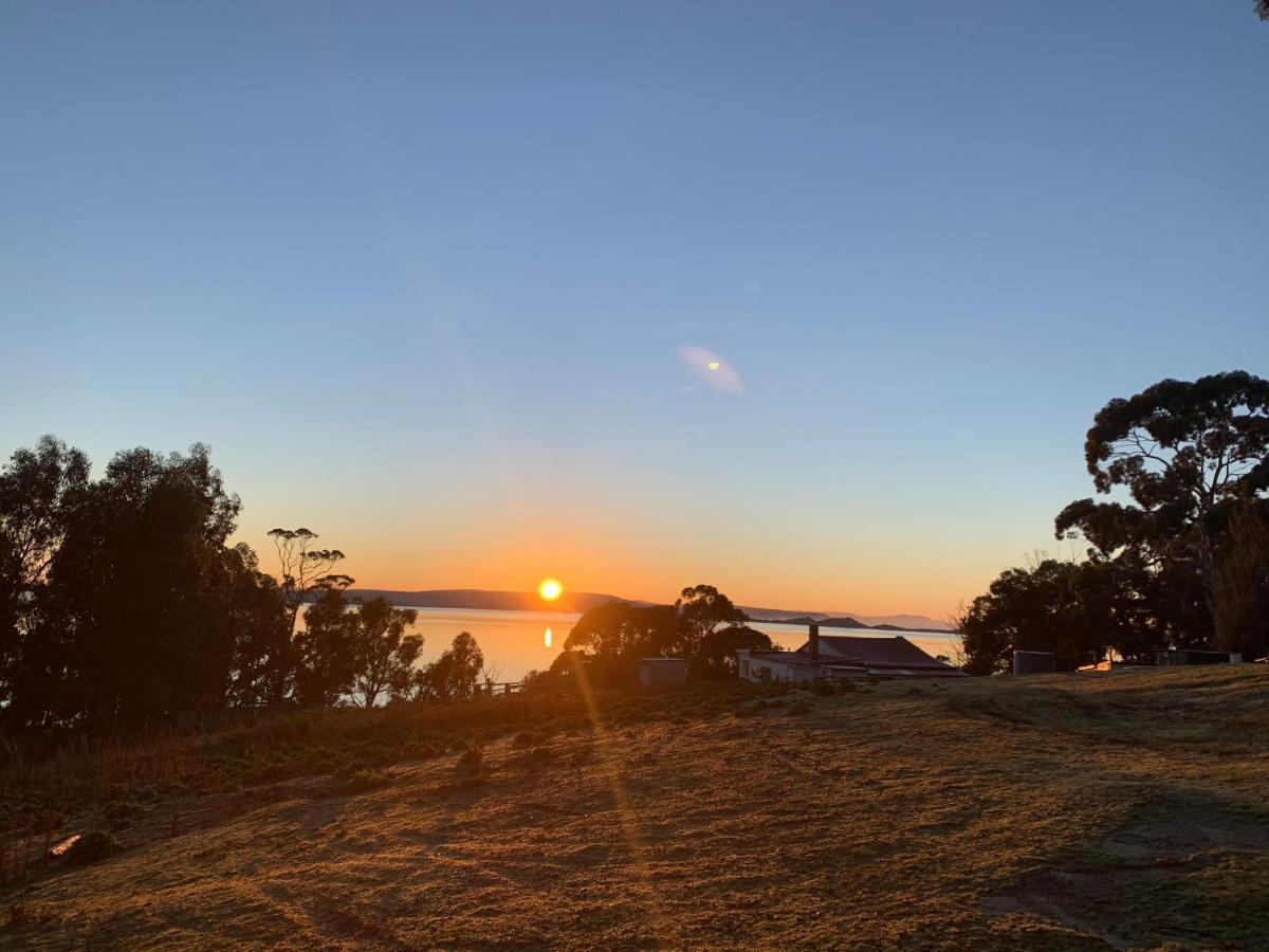 Wylah Cottage For A Peaceful Bruny Island Escape With Water Views, Fireplace & Wallabies Simpsons Bay Kültér fotó